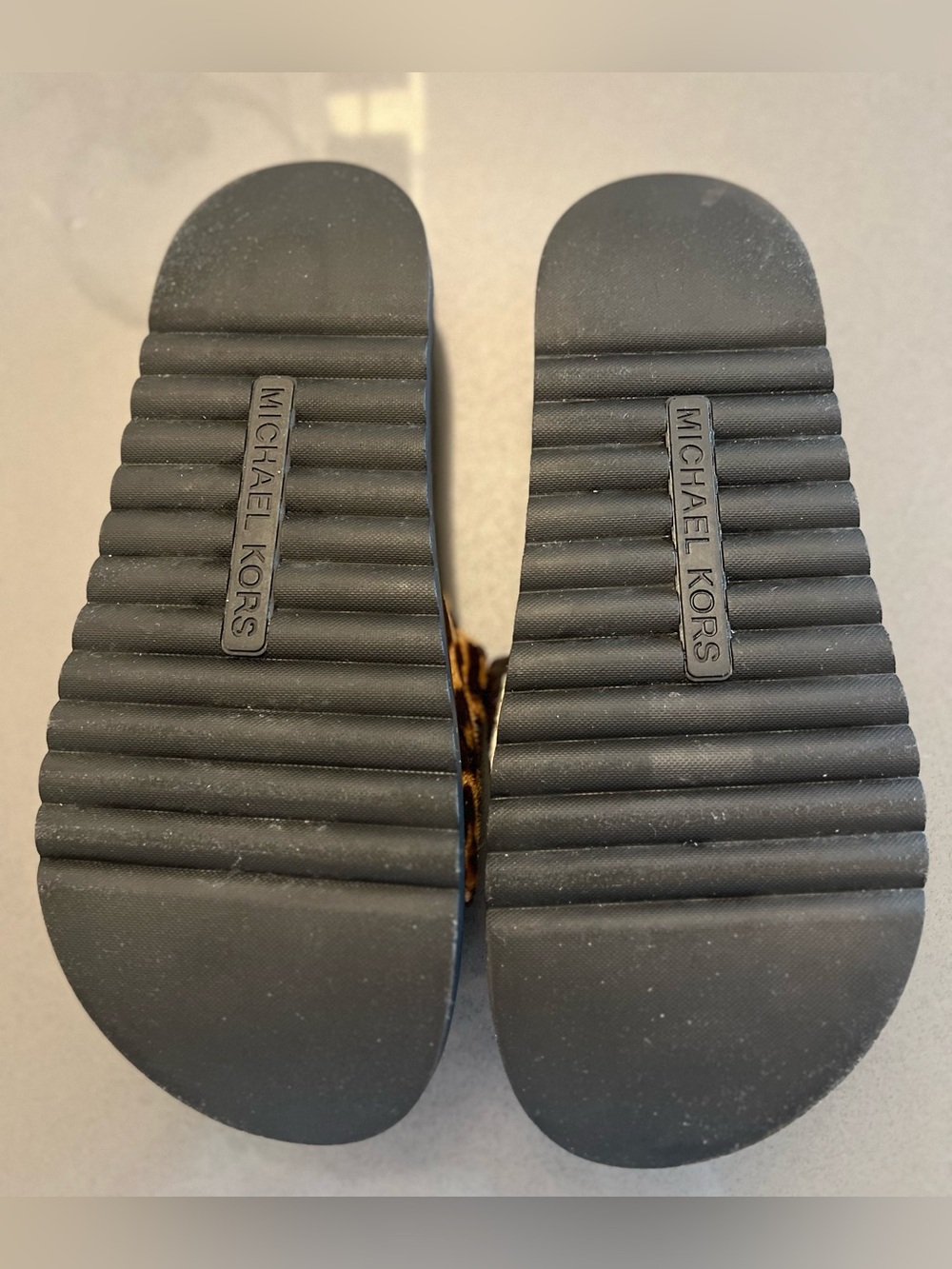 MICHAEL Michael Kors Animal Print Calf Hair Slides Black Brown White Red Size 10 - Picture 3 of 6